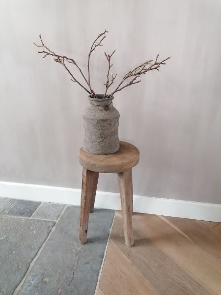 Picture of Stoer & Stijlvol oud houten kruk rond