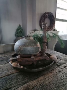 Picture of Oude metalen waterpot - kruikpot rond
