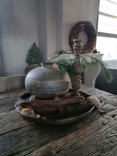 Picture of Oude metalen waterpot - kruikpot rond