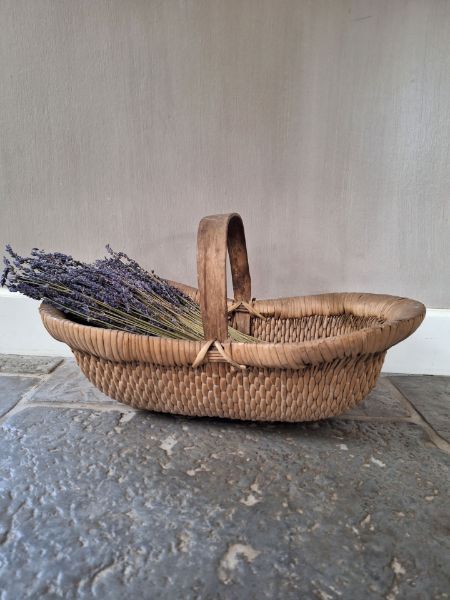 Picture of Oude rieten plukmand met handvat