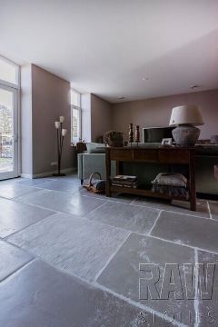 Picture of Raw Stones - Triple & Trapist