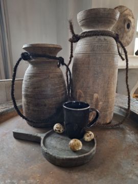 Picture of Houten verweerde onderzetter met handvat